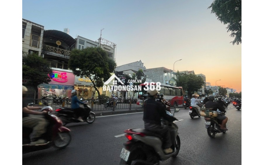 Nhà mặt tiền Quang Trung, P.10 Gò Vấp – 3 tầng đúc, kinh doanh sầm uất